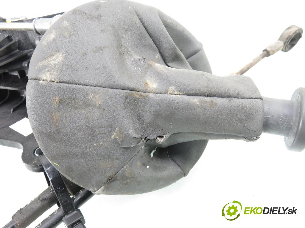 FIAT PANDA (169_) HB 2008 40,00 1.1 54 - 187 A1.000 1108,00 ZVEDÁK: