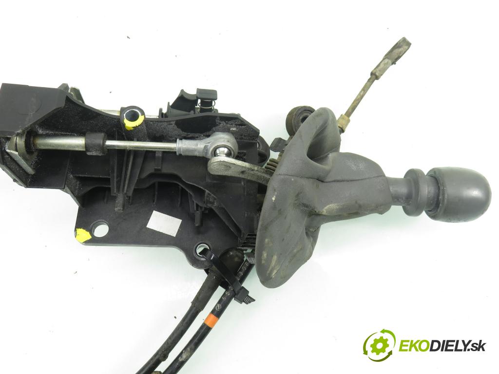 FIAT PANDA (169_) HB 2008 40,00 1.1 54 - 187 A1.000 1108,00 ZVEDÁK: