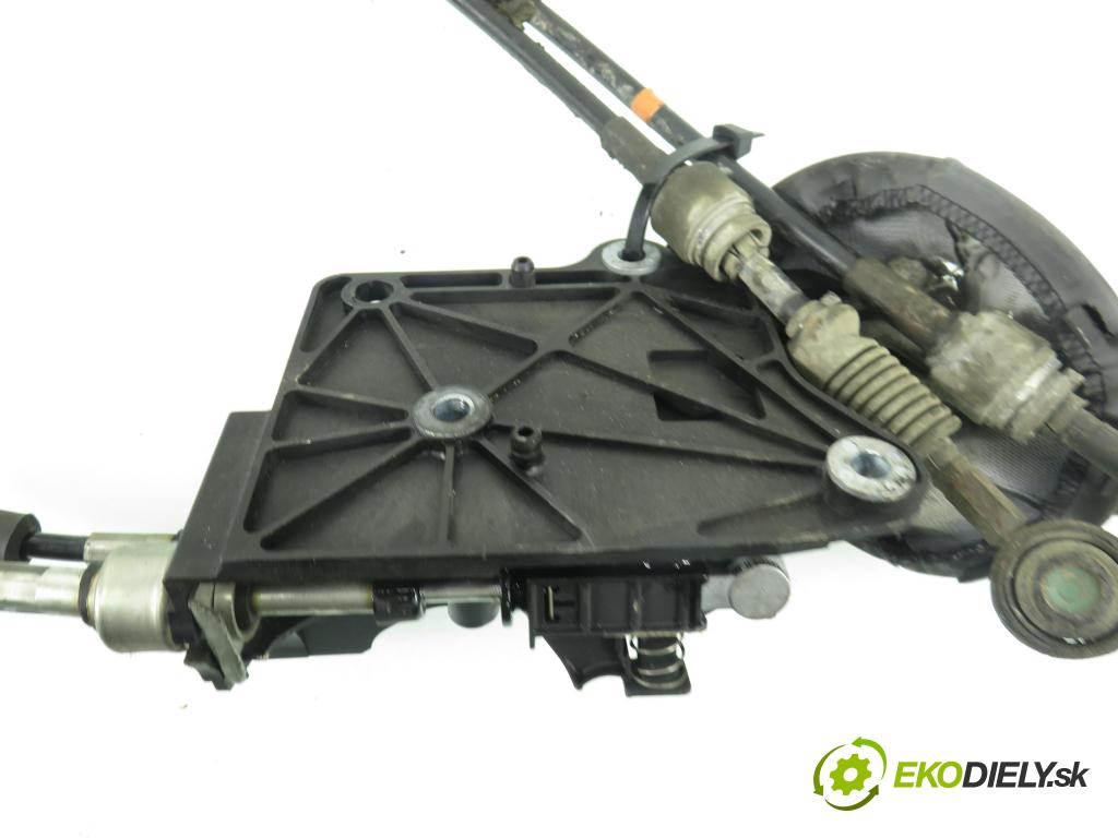 FIAT PANDA (169_) HB 2008 40,00 1.1 54 - 187 A1.000 1108,00 ZVEDÁK: