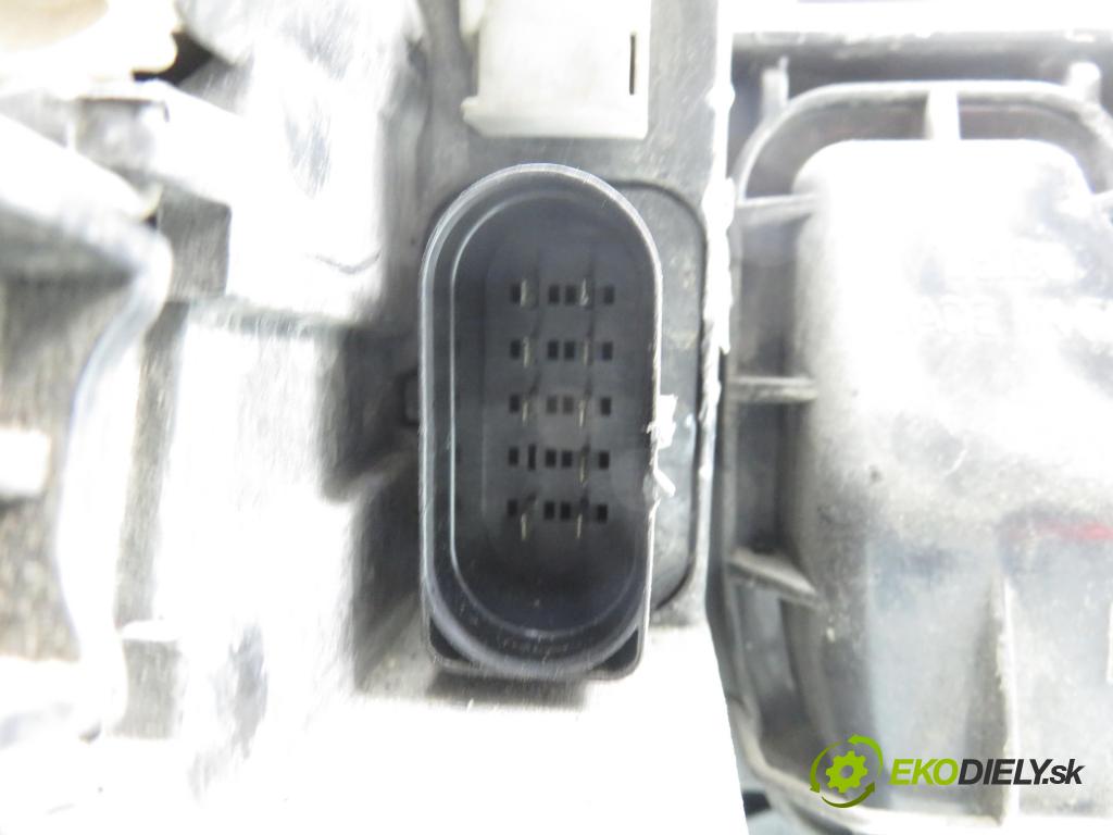 AUDI A4 Avant (8E5, B6) KOMBI 2002 96,00 1.9 TDI - AWX 1896,00 světlo LP 8E0941003F