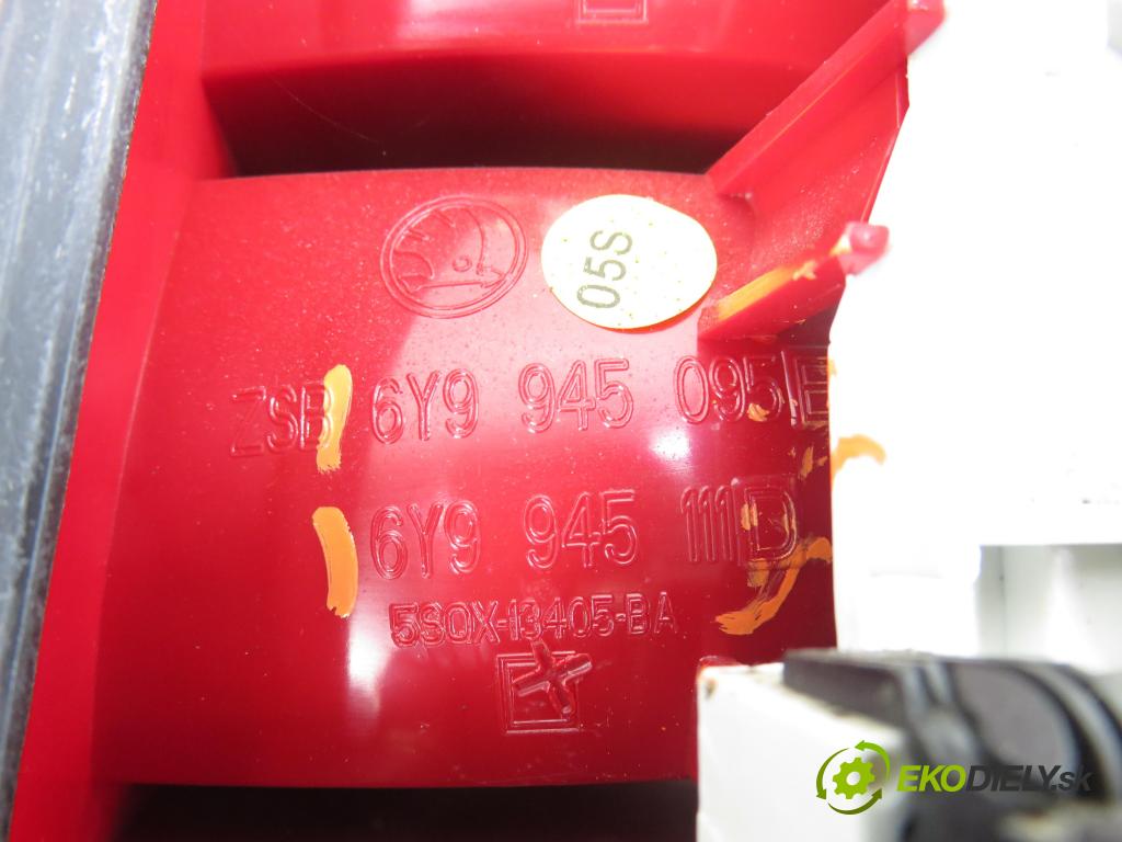 SKODA FABIA I SEDAN (6Y3) SEDAN 2005 47,00 1.2 12V 64 - BME 1198,00 světlo levé zadní 6Y9945095E ; 6Y9945111D