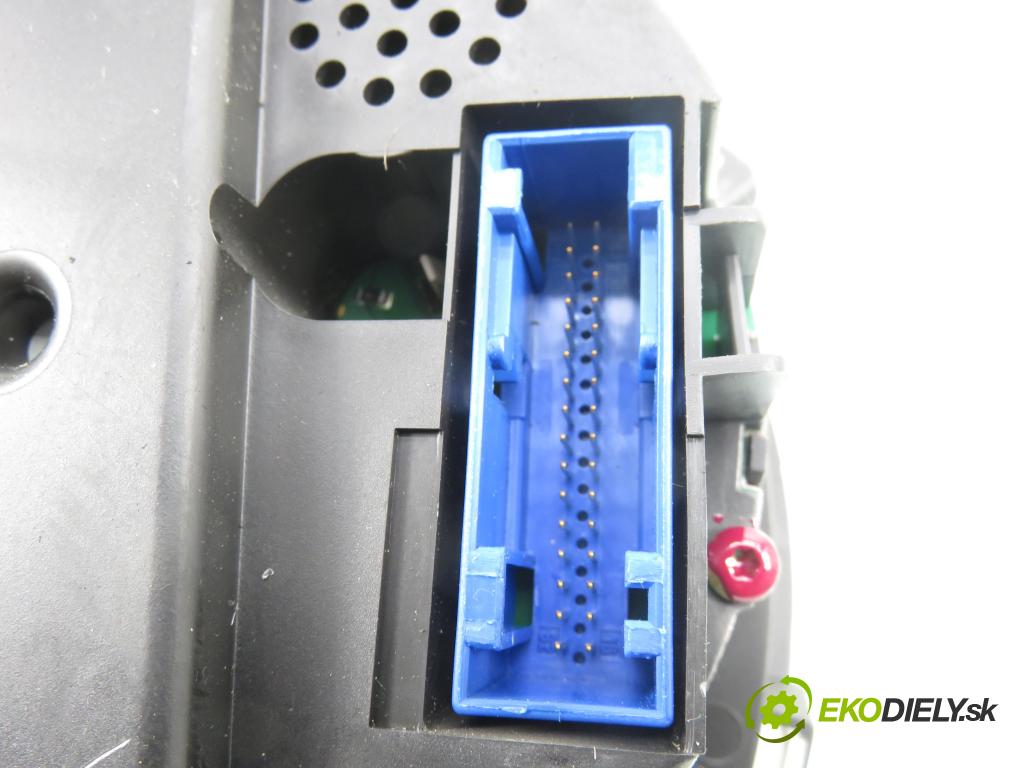 SKODA OCTAVIA I (1U2) LIFTBACK 2002 81,00 1.9 TDI - AHF 1896,00 Prístrojovka elektrický 1U0920820G