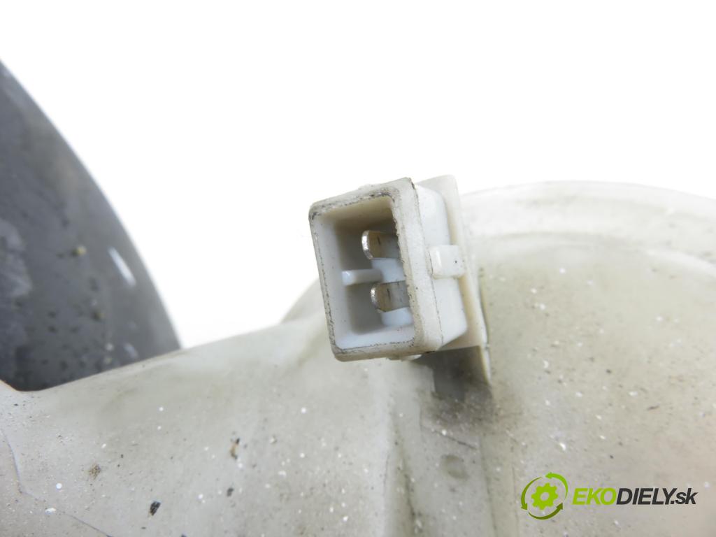 AUDI A4 Avant (8D5, B5) KOMBI 1996 92,00 1.8 - ADR 1781,00 posilovač 8D0612105F (Servočerpadlo)