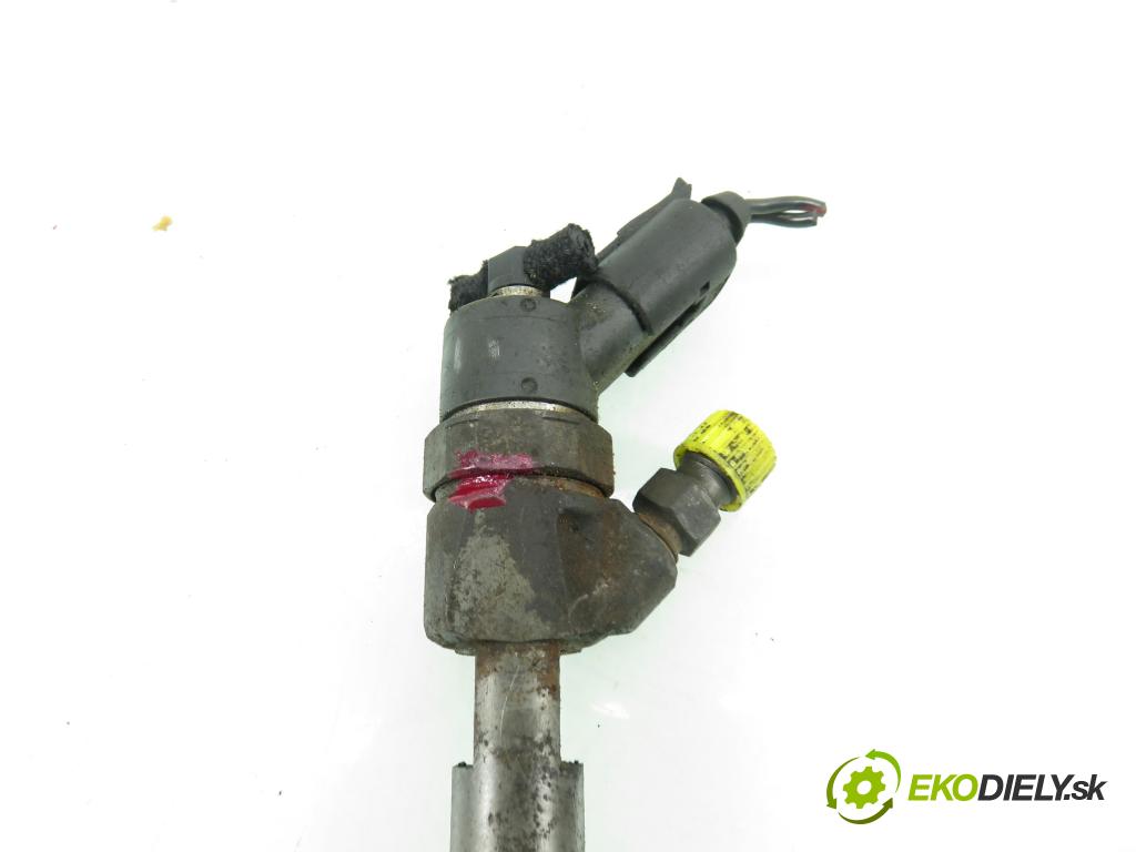 MERCEDES-BENZ KLASA A (W168) HB 2002 70,00 A 170 CDI 95 - OM 668.942 1689,00 vstrekovač 0445110116 ; 6680700987 (Vstrekovač paliva)