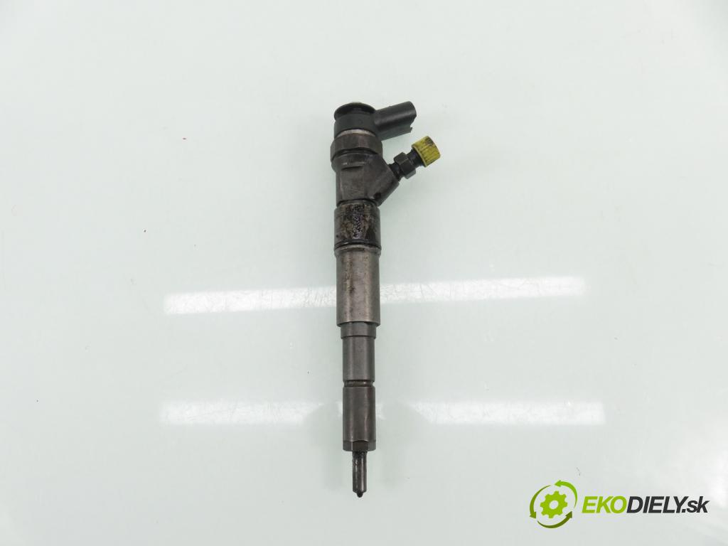 BMW 3 (E46) SEDAN 2003 110,00 320 d 150 - M47 D20 (204D4) 1995,00 vstrekovač 0445110131 ; 7789661 (Vstrekovač paliva)