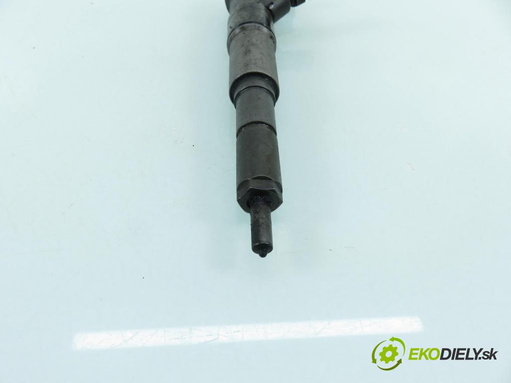 BMW 3 (E46) SEDAN 2003 110,00 320 d 150 - M47 D20 (204D4) 1995,00 vstrekovač 0445110131 ; 7789661 (Vstrekovač paliva)