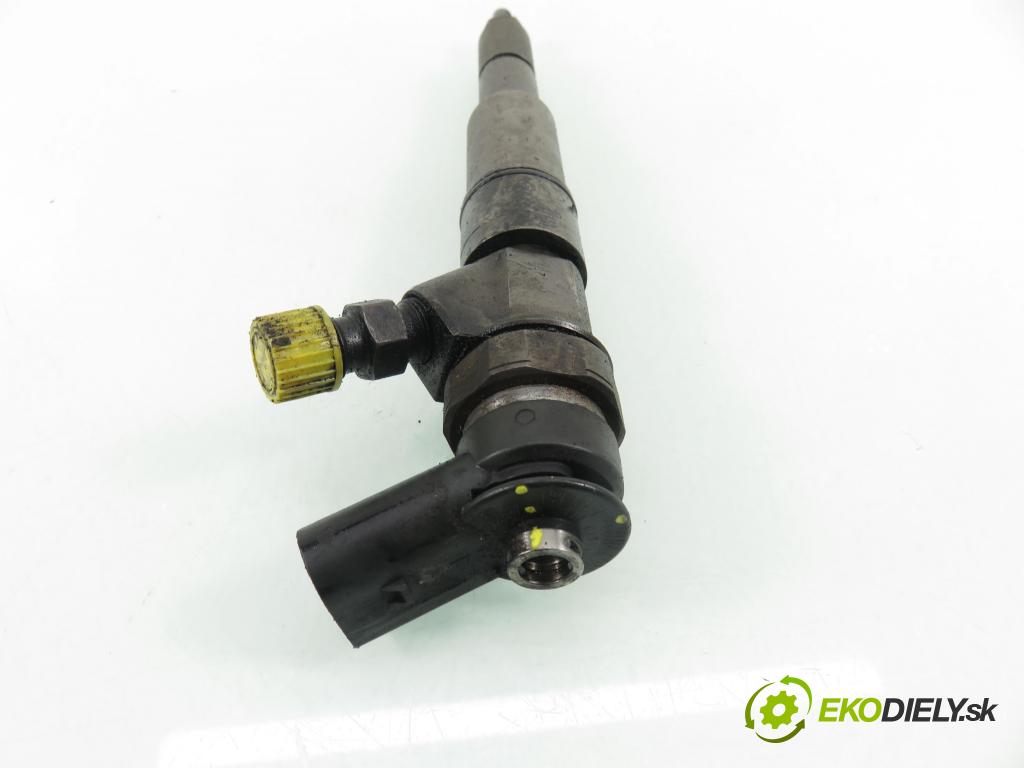 BMW 3 (E46) SEDAN 2003 110,00 320 d 150 - M47 D20 (204D4) 1995,00 vstrekovač 0445110131 ; 7789661 (Vstrekovač paliva)