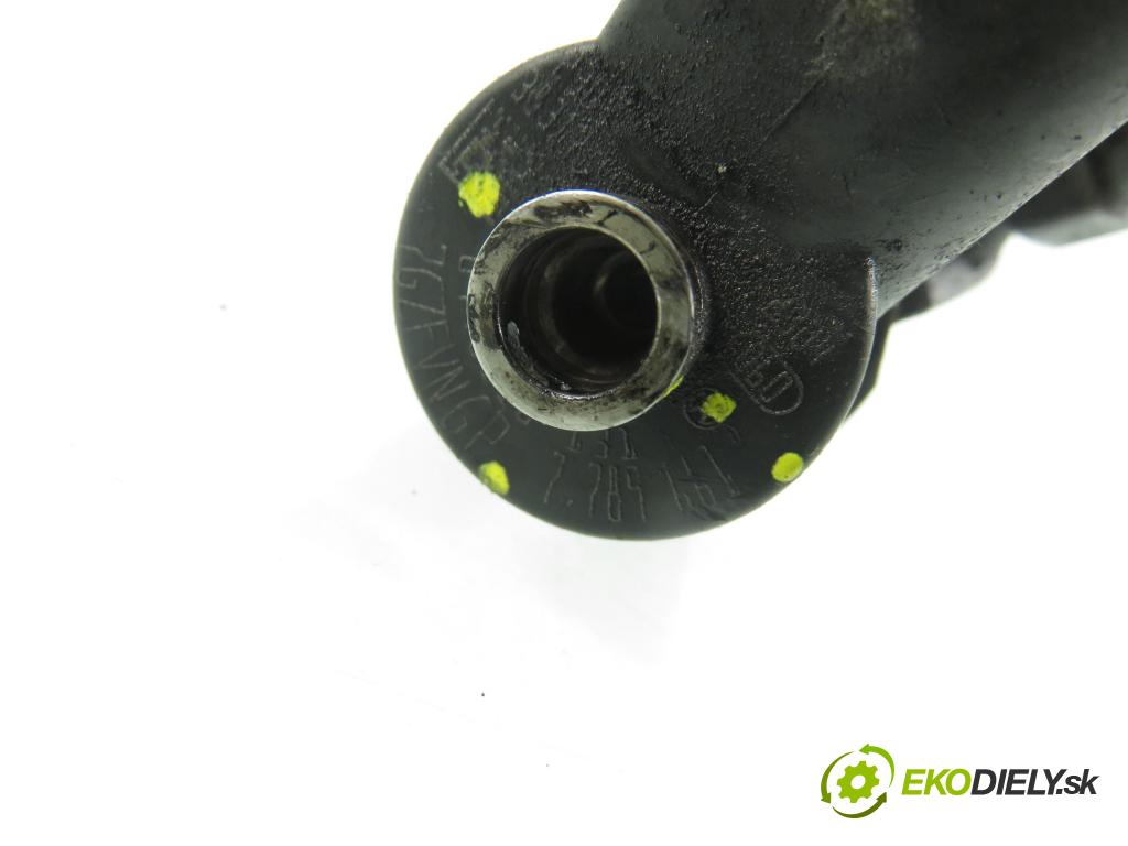 BMW 3 (E46) SEDAN 2003 110,00 320 d 150 - M47 D20 (204D4) 1995,00 vstrekovač 0445110131 ; 7789661 (Vstrekovač paliva)