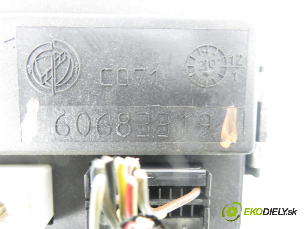 ALFA ROMEO GT (937_) COUPE 2005 110,00 1.9 JTD - 937 A5.000 1910,00 MODUL dveře 60683319