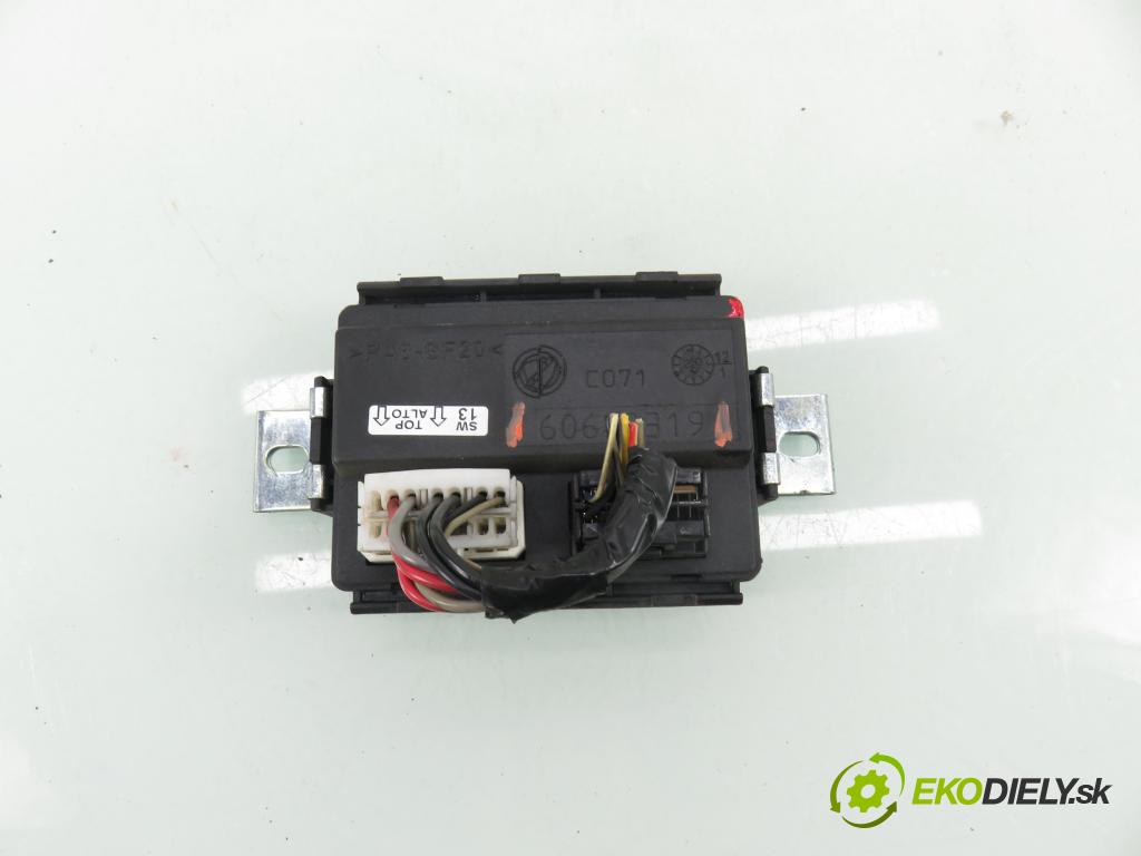 ALFA ROMEO GT (937_) COUPE 2005 110,00 1.9 JTD - 937 A5.000 1910,00 MODUL dveře 60683319