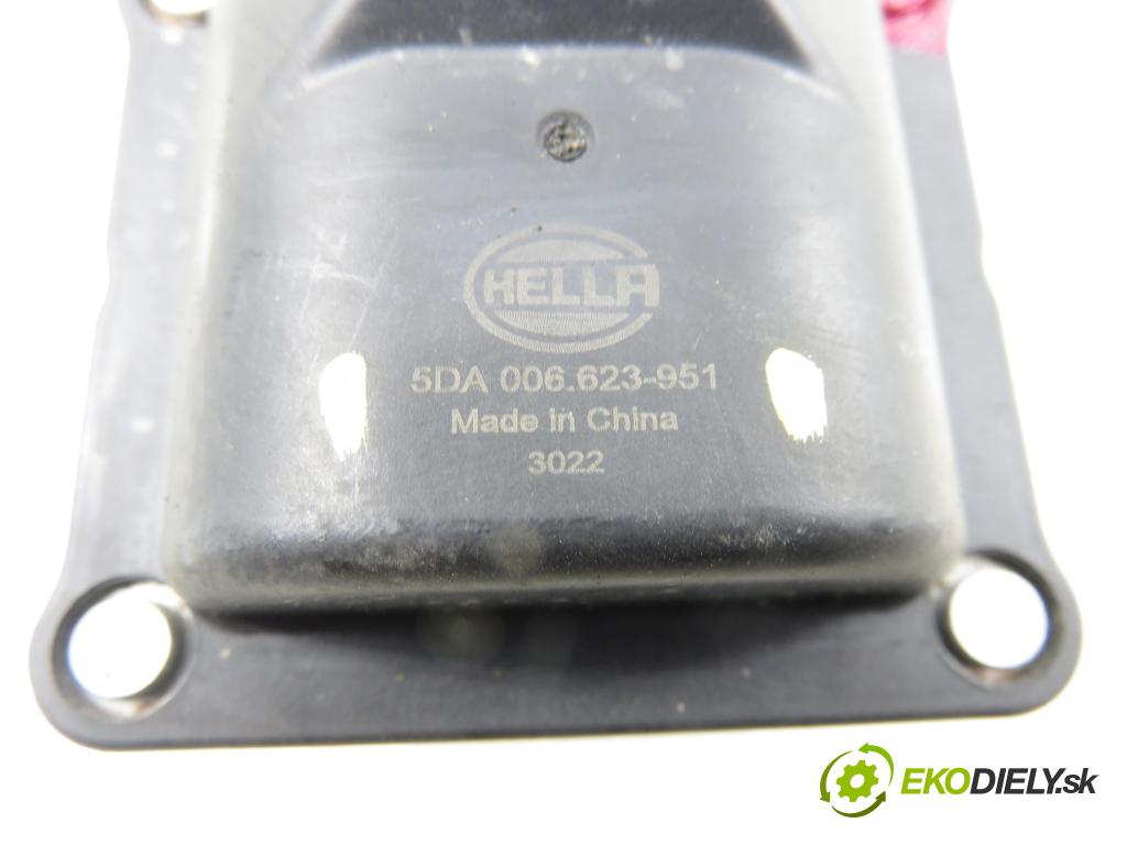 VW PASSAT B3/B4 Variant (3A5, 35I) KOMBI 1996 85,00 2.0 115 - 2E 1984,00 Cievka zapaľovacia 5DA006623951