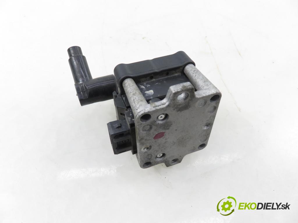 VW PASSAT B3/B4 Variant (3A5, 35I) KOMBI 1996 85,00 2.0 115 - 2E 1984,00 Cievka zapaľovacia 5DA006623951