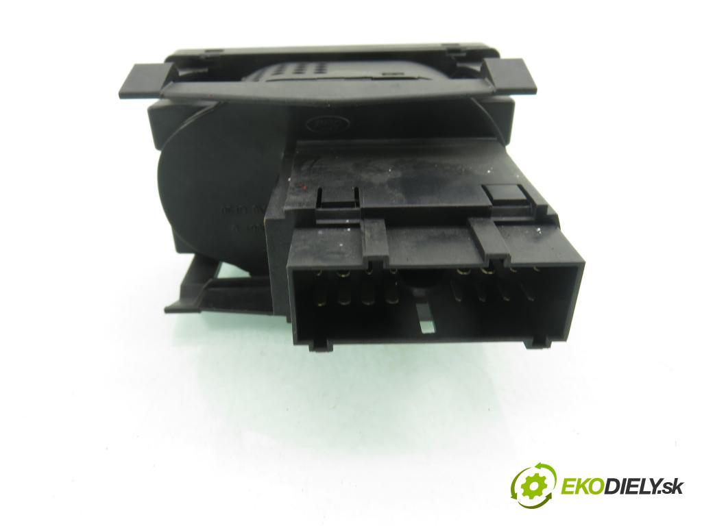 FORD FOCUS II (DA_, HCP) HB 2005 80,00 1.6 TDCi - G8DD 1560,00 prepínač svetlá 4M5T13A024AA