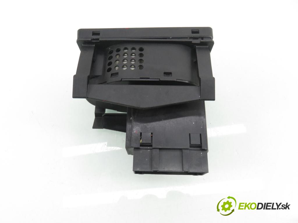 FORD FOCUS II (DA_, HCP) HB 2005 80,00 1.6 TDCi - G8DD 1560,00 prepínač svetlá 4M5T13A024AA