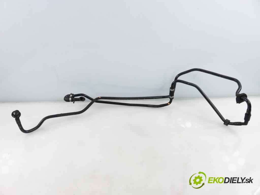 AUDI Q7 (4L) SUV 2007 171,00 3.0 TDI quattro - BUG 2967,00 rúrka do serva 7L8611932