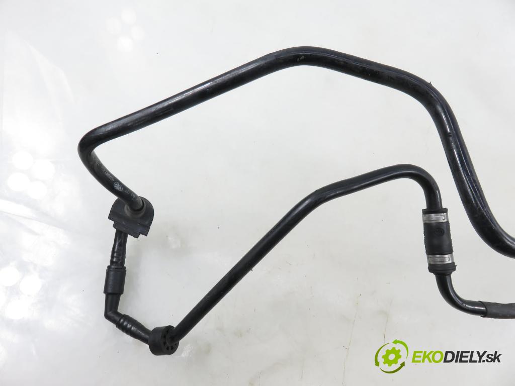 AUDI Q7 (4L) SUV 2007 171,00 3.0 TDI quattro - BUG 2967,00 rúrka do serva 7L8611932