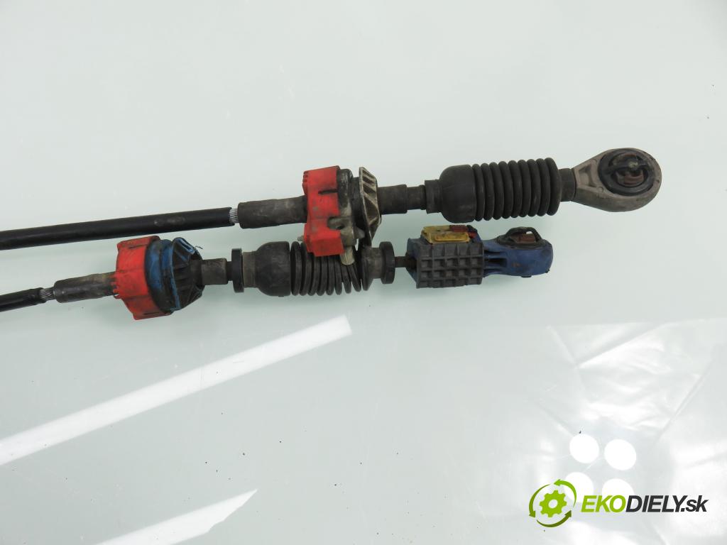 RENAULT MEGANE II Kombi (KM0/1_) KOMBI 2007 96,00 1.9 dCi 131 - F9Q 804 1870,00 ZVEDÁK: 8200732366