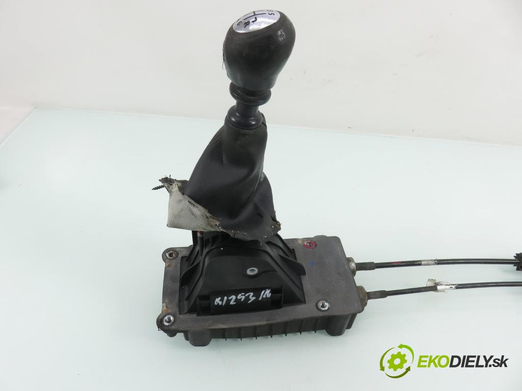 RENAULT MEGANE II Kombi (KM0/1_) KOMBI 2007 96,00 1.9 dCi 131 - F9Q 804 1870,00 ZVEDÁK: 8200732366