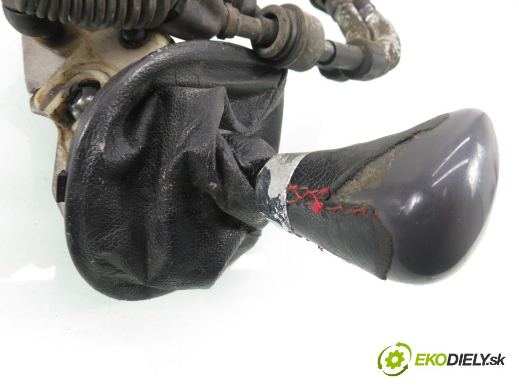 MERCEDES-BENZ VITO Autobus (638) BUS 2001 60,00 108 CDI 2.2 (638.194) - OM 611A (60 KW CDI) 2151,00 ZVEDÁK: 63826009