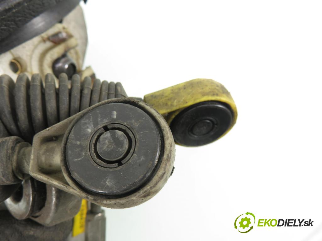 MERCEDES-BENZ VITO Autobus (638) BUS 2001 60,00 108 CDI 2.2 (638.194) - OM 611A (60 KW CDI) 2151,00 ZVEDÁK: 63826009