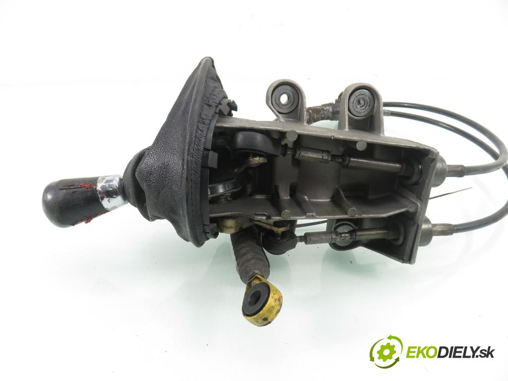 MERCEDES-BENZ VITO Autobus (638) BUS 2001 60,00 108 CDI 2.2 (638.194) - OM 611A (60 KW CDI) 2151,00 ZVEDÁK: 63826009