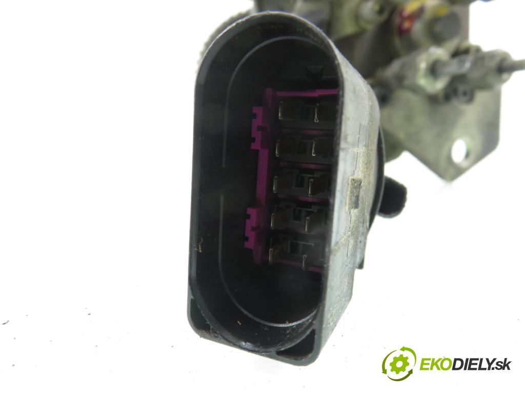 SEAT LEON (1M1) HB 2001 81,00 1.9 TDI 110 - ASV 1896,00 pumpa vstřikovací 038130107D ; 0460404977 (Vstřikovací čerpadlo)