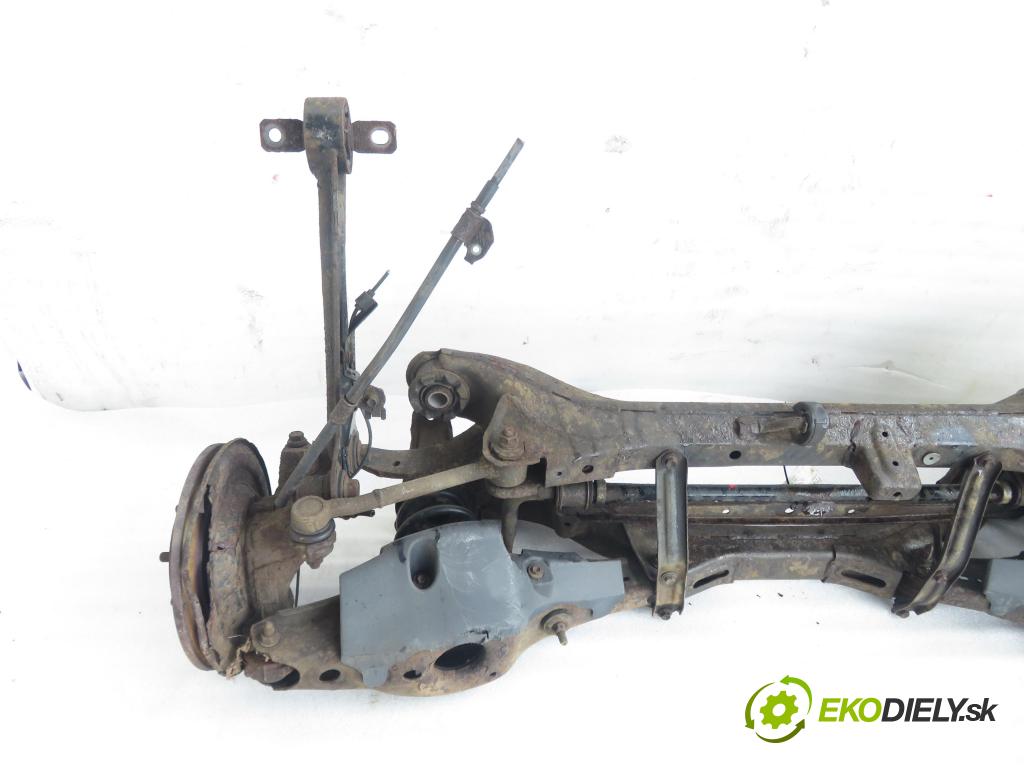 TOYOTA AURIS TOURING SPORTS (_E18_) KOMBI 2014 91,00 2.0 D-4D 124 (ADE186_) - 1AD-FTV 1998,00 ZADNÍ: