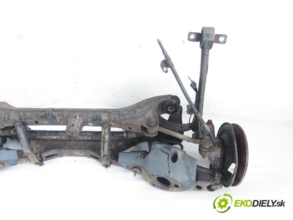 TOYOTA AURIS TOURING SPORTS (_E18_) KOMBI 2014 91,00 2.0 D-4D 124 (ADE186_) - 1AD-FTV 1998,00 ZADNÍ: