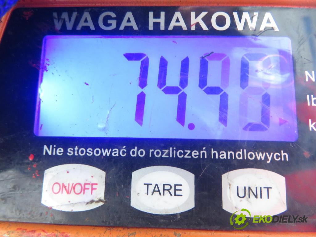 TOYOTA AURIS TOURING SPORTS (_E18_) KOMBI 2014 91,00 2.0 D-4D 124 (ADE186_) - 1AD-FTV 1998,00 ZADNÍ: