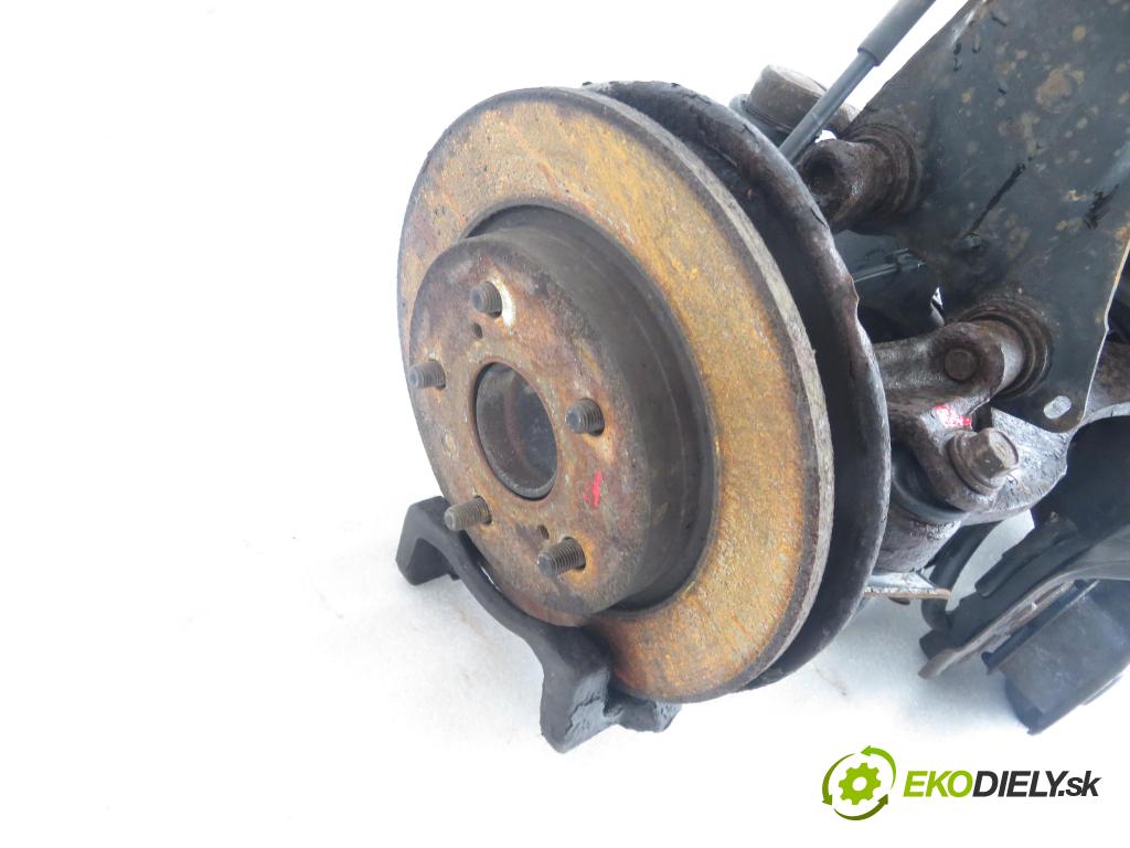 TOYOTA AURIS TOURING SPORTS (_E18_) KOMBI 2014 91,00 2.0 D-4D 124 (ADE186_) - 1AD-FTV 1998,00 ZADNÍ: