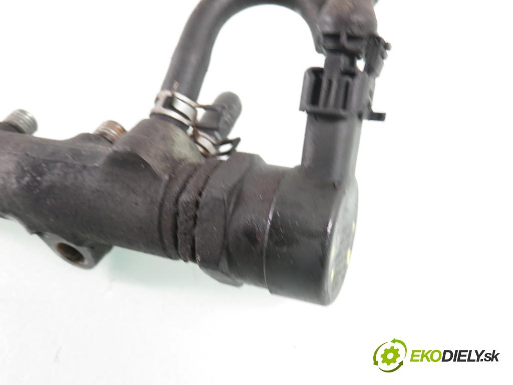 TOYOTA YARIS (_P1_) HB 2001 55,00 1.4 D-4D (NLP10_) - 1ND-TV 1364,00 Lišta vstrekovacia 2381033010 ; 0281002507 ; 0445214032 (Vstrekovacia lišta)