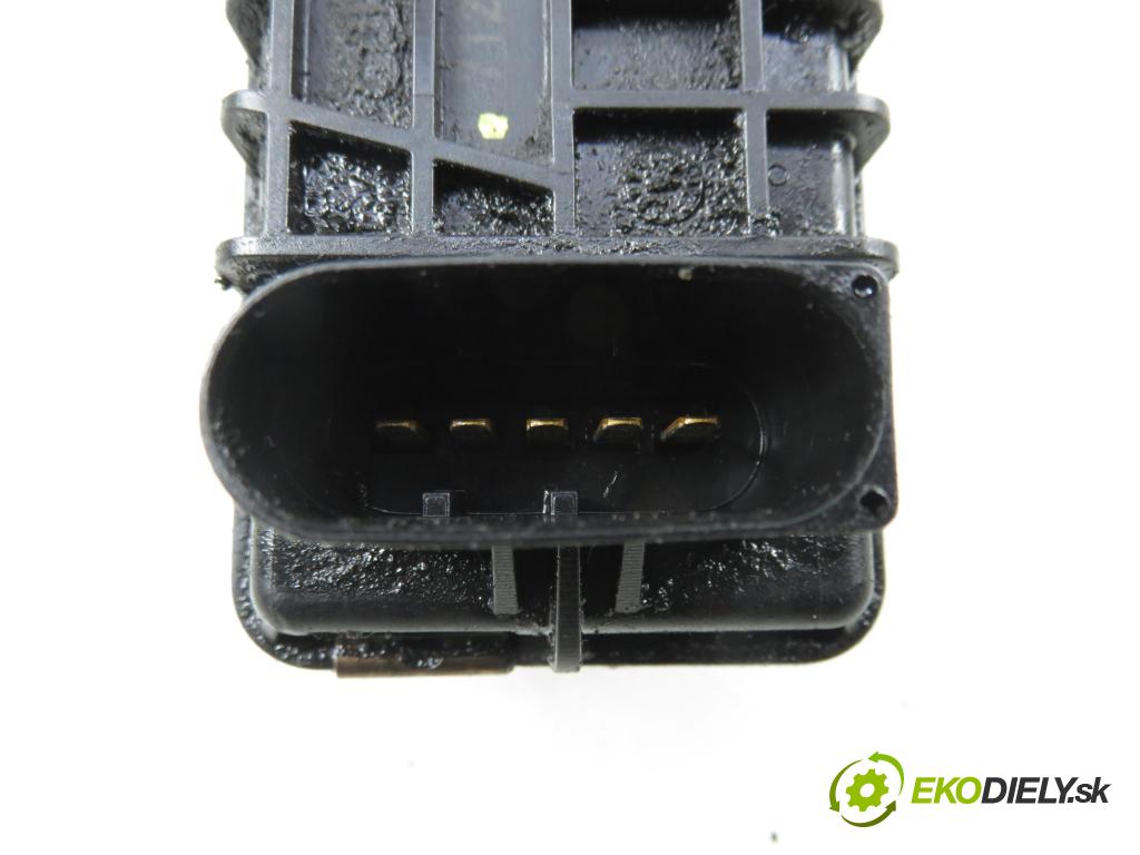 MERCEDES-BENZ KLASA S (W220) SEDAN 2003 191,00 S 400 CDI V8 260 - OM 628.960 3996,00 nastavovač turba 6NW008412 ; 712120 (Motorek ostatní)