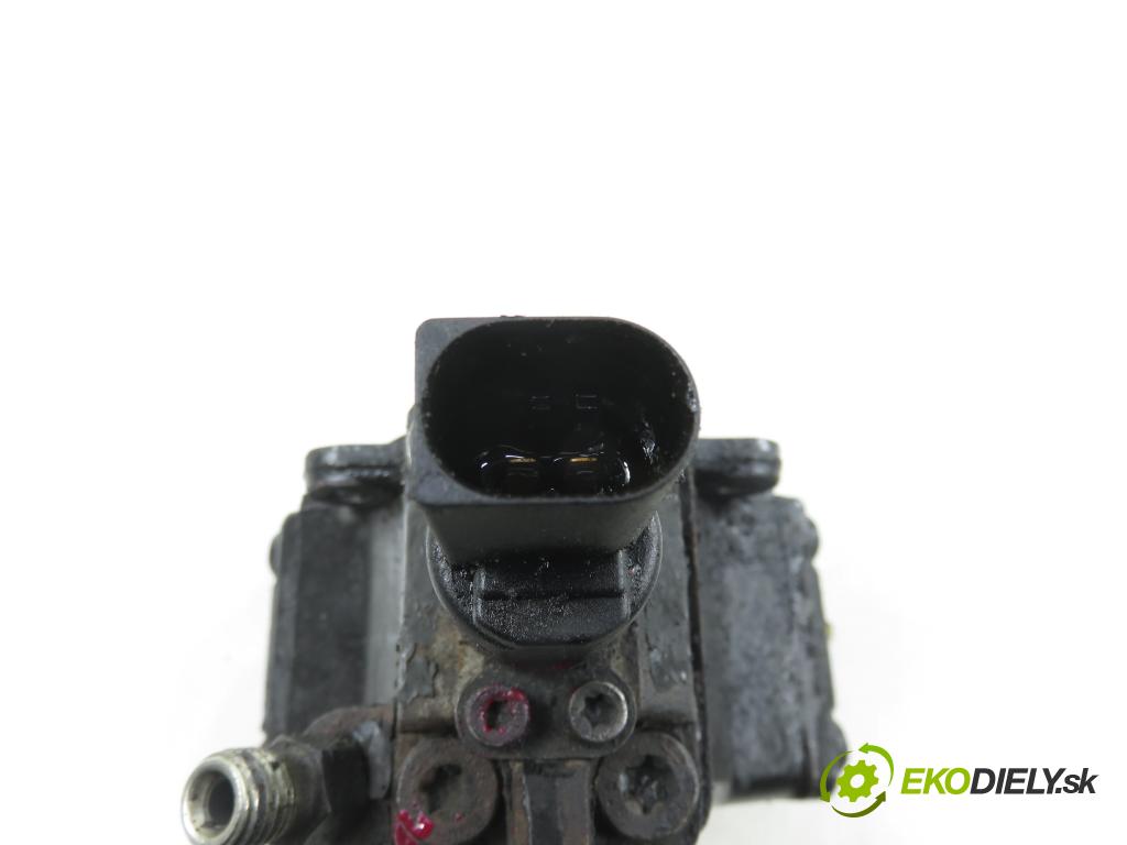 MERCEDES-BENZ VITO Skrzynia (638) FURGON 2000 90,00 112 CDI 2.2 (638.094) - OM 611.980 2151,00 pumpa vysokého TLAK: 6110700601 ; 0445010013