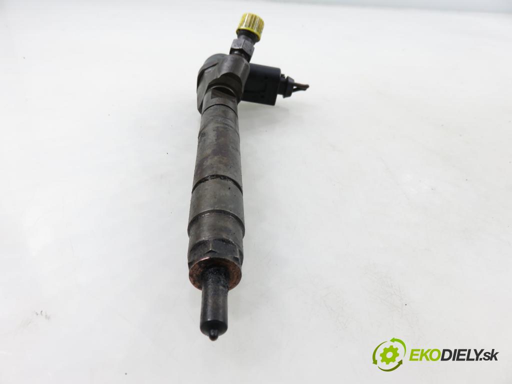 MERCEDES-BENZ KLASA S (W220) SEDAN 2003 191,00 S 400 CDI V8 260 - OM 628.960 3996,00 vstrekovač 0445110104 ; 6280700487 (Vstrekovač paliva)