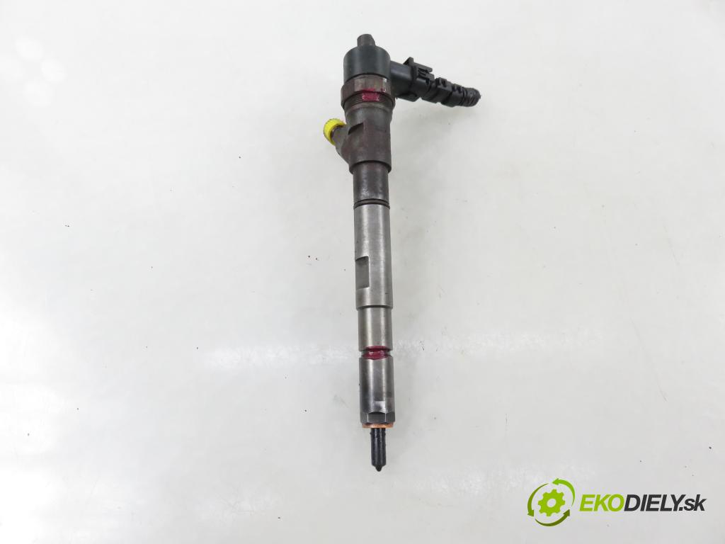 KIA SORENTO I (JC) SUV 2003 103,00 2.5 CRDi 140 - D4CB 2497,00 vstrekovač 0445110092 ; 338004A000 (Vstrekovač paliva)