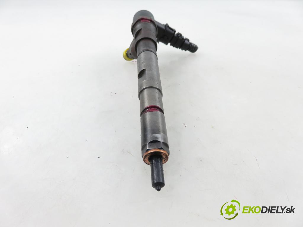 KIA SORENTO I (JC) SUV 2003 103,00 2.5 CRDi 140 - D4CB 2497,00 vstrekovač 0445110092 ; 338004A000 (Vstrekovač paliva)