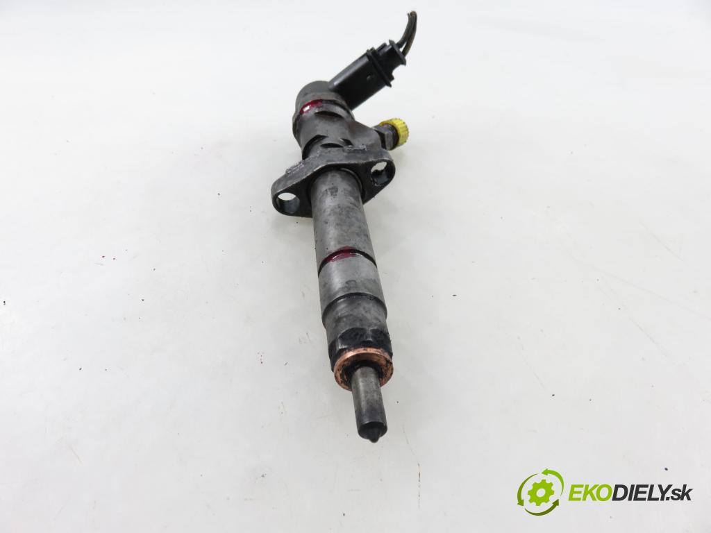 RENAULT MASTER II Skrzynia (FD) FURGON 2006 66,00 2.2 dCI 90 - G9T 750 2188,00 vstrekovač 0445110102 (Vstrekovač paliva)