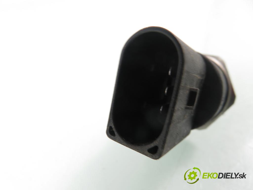 MERCEDES-BENZ KLASA A (W168) HB 2002 70,00 A 170 CDI 95 - OM 668.942 1689,00 snímač TLAK: paliva 0041537528 ; 0281002498