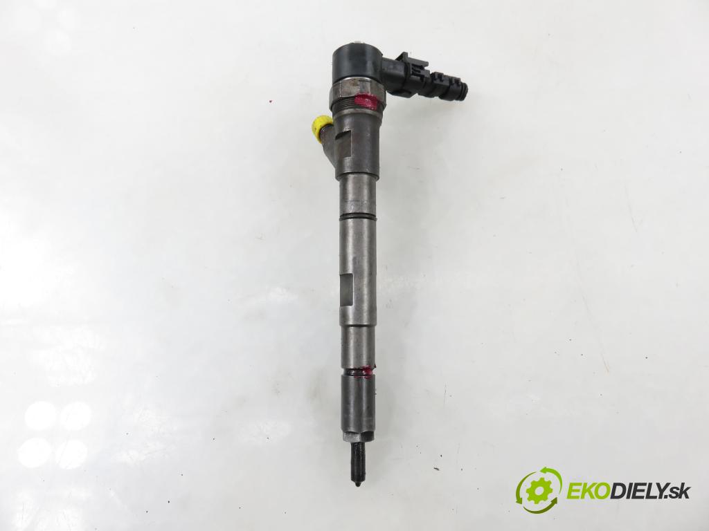 KIA SORENTO I (JC) SUV 2003 103,00 2.5 CRDi 140 - D4CB 2497,00 vstrekovač 0445110092 ; 338004A000 (Vstrekovač paliva)