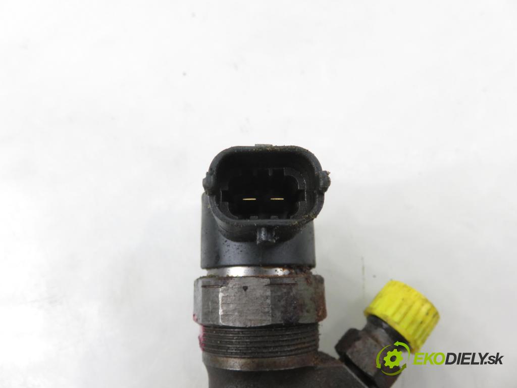 KIA SORENTO I (JC) SUV 2003 103,00 2.5 CRDi 140 - D4CB 2497,00 vstrekovač 0445110092 ; 338004A000 (Vstrekovač paliva)