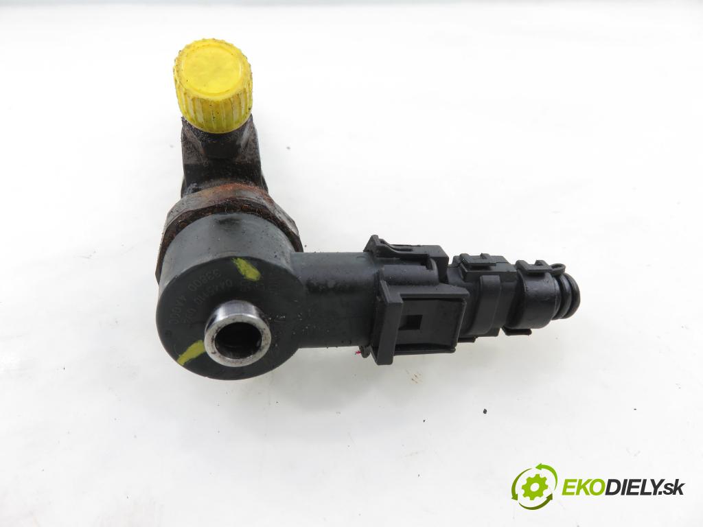 KIA SORENTO I (JC) SUV 2003 103,00 2.5 CRDi 140 - D4CB 2497,00 vstrekovač 0445110092 ; 338004A000 (Vstrekovač paliva)