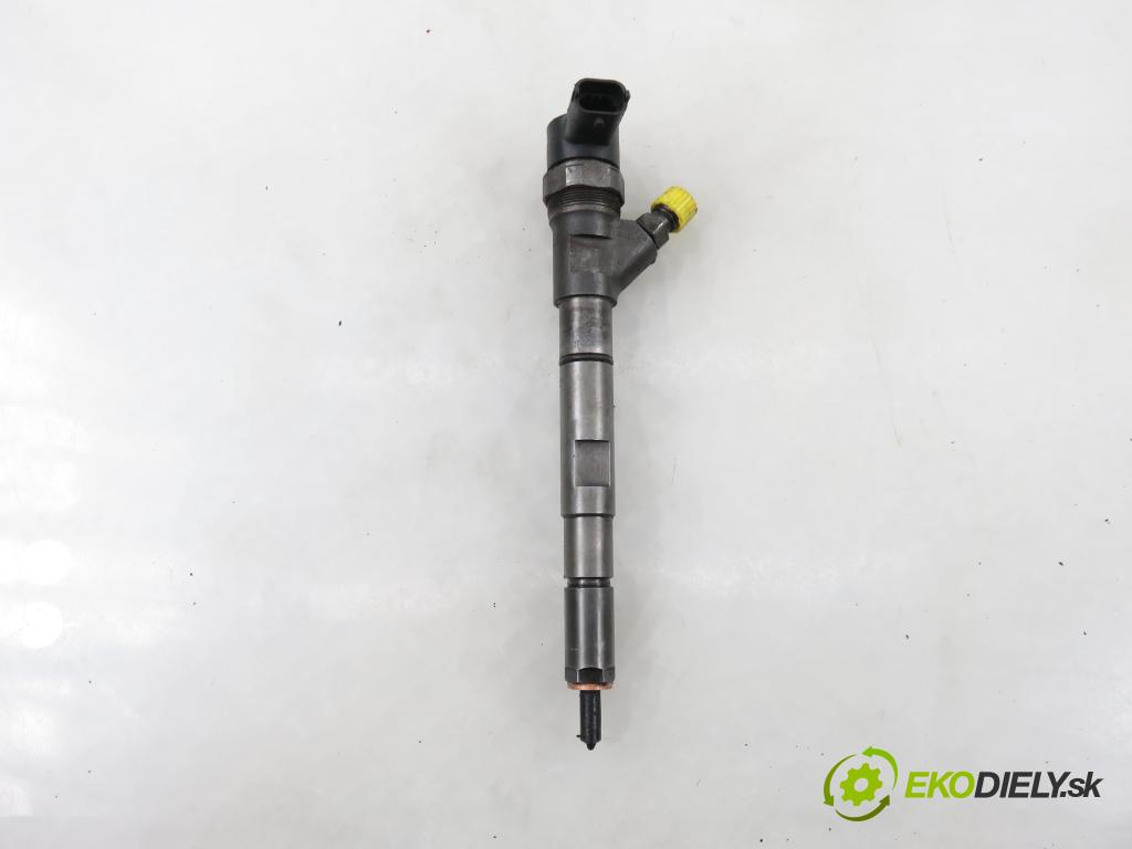 KIA SORENTO I (JC) SUV 2003 103,00 2.5 CRDi 140 - D4CB 2497,00 vstrekovač 0445110092 ; 338004A000 (Vstrekovač paliva)