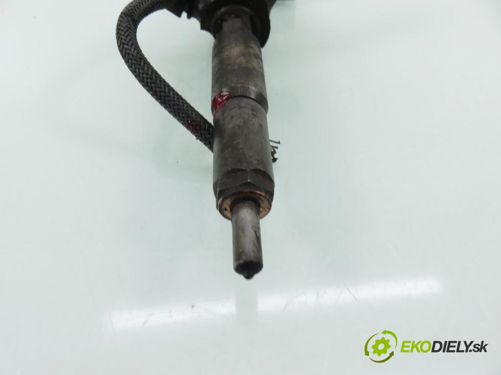 FORD FOCUS II (DA_, HCP) HB 2005 85,00 1.8 TDCi 115 - KKDA 1753,00 vstrekovač 4M5Q9F593AD (Vstrekovač paliva)