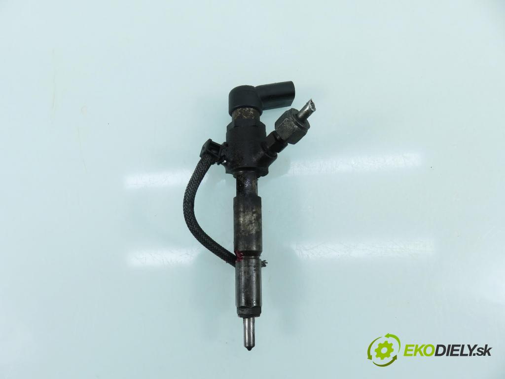 FORD FOCUS II (DA_, HCP) HB 2005 85,00 1.8 TDCi 115 - KKDA 1753,00 vstrekovač 4M5Q9F593AD (Vstrekovač paliva)