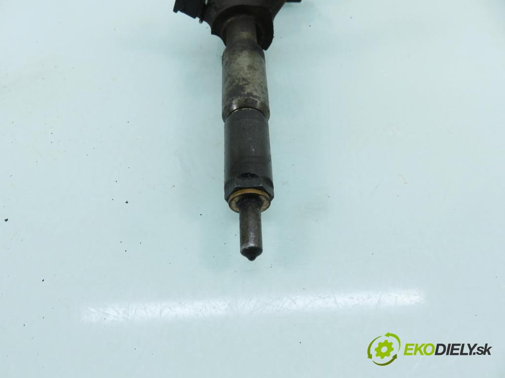 FORD FOCUS II (DA_, HCP) HB 2005 85,00 1.8 TDCi 115 - KKDA 1753,00 vstrekovač 4M5Q9F593AD (Vstrekovač paliva)