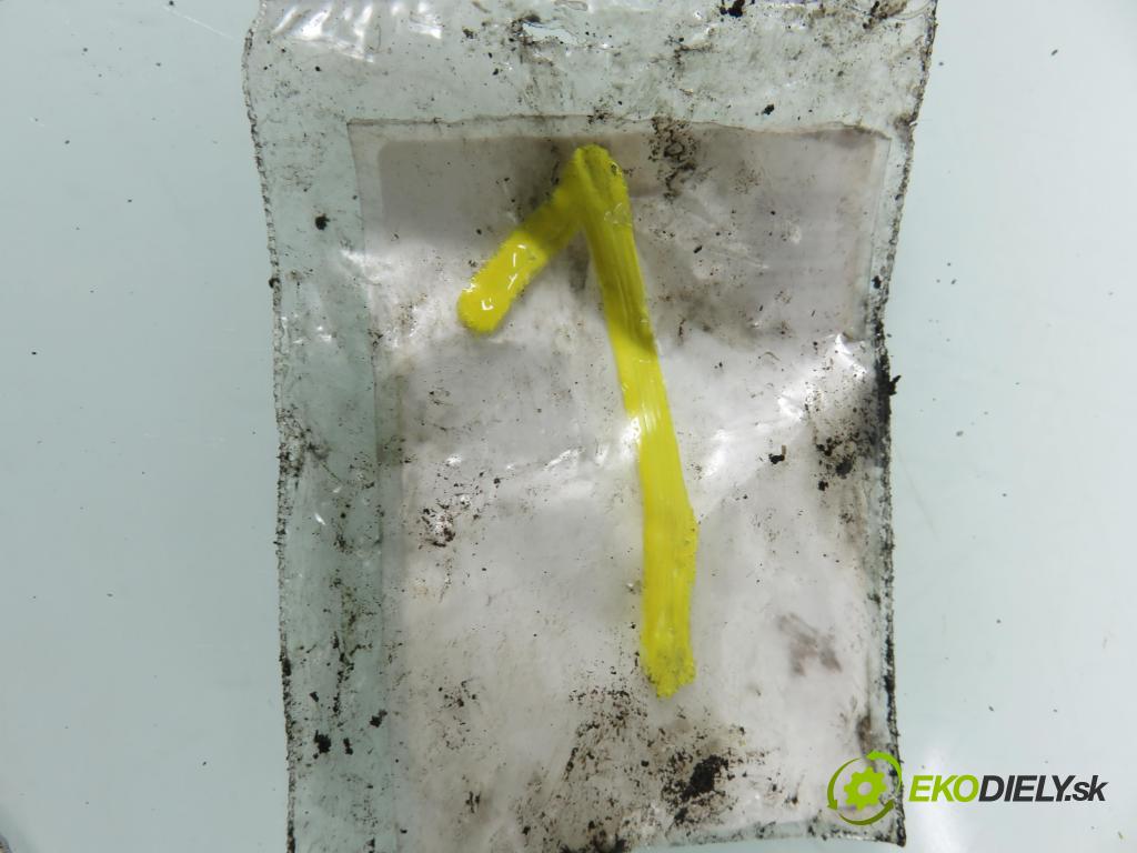 FORD FOCUS II (DA_, HCP) HB 2005 85,00 1.8 TDCi 115 - KKDA 1753,00 vstrekovač 4M5Q9F593AD (Vstrekovač paliva)