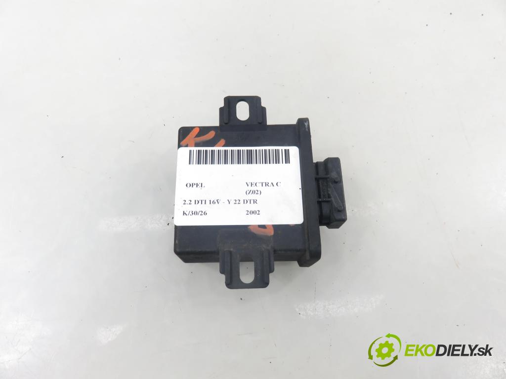 OPEL VECTRA C (Z02) SEDAN 2002 92,00 2.2 DTI 16V 125 - Y 22 DTR 2172,00 řídící jednotka světla 24417112