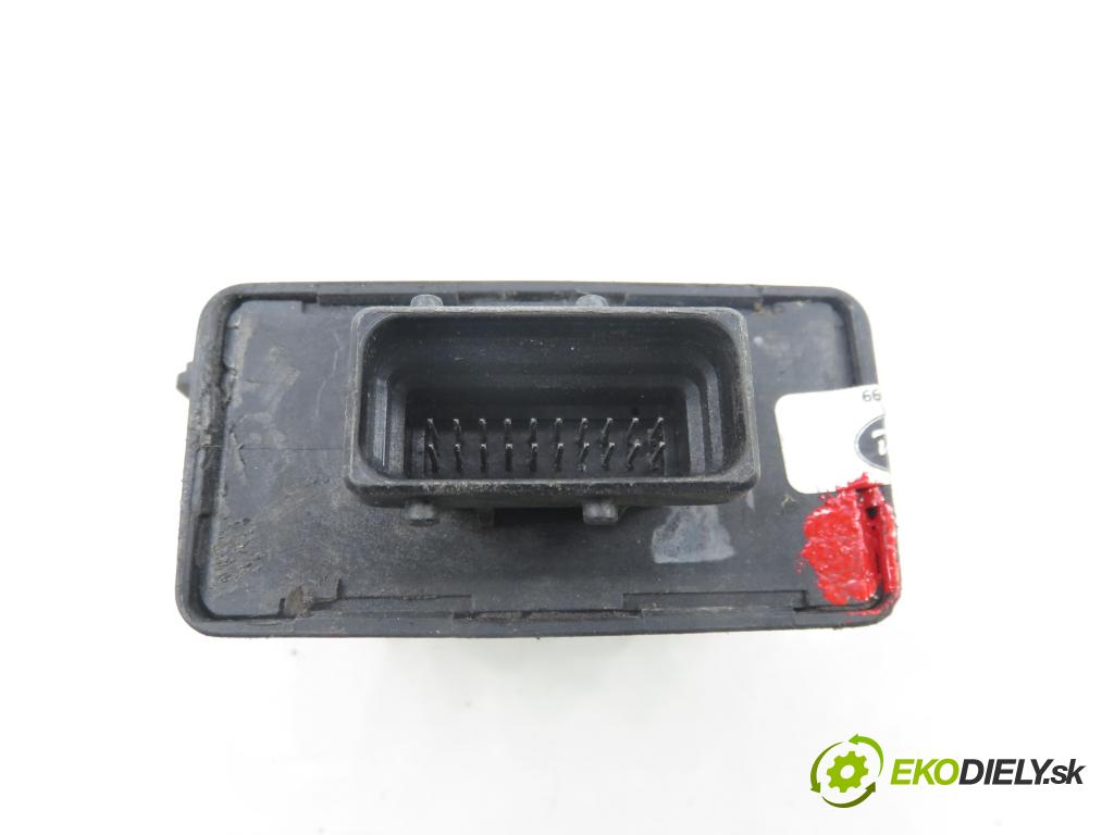 OPEL VECTRA C (Z02) SEDAN 2002 92,00 2.2 DTI 16V 125 - Y 22 DTR 2172,00 řídící jednotka světla 24417112