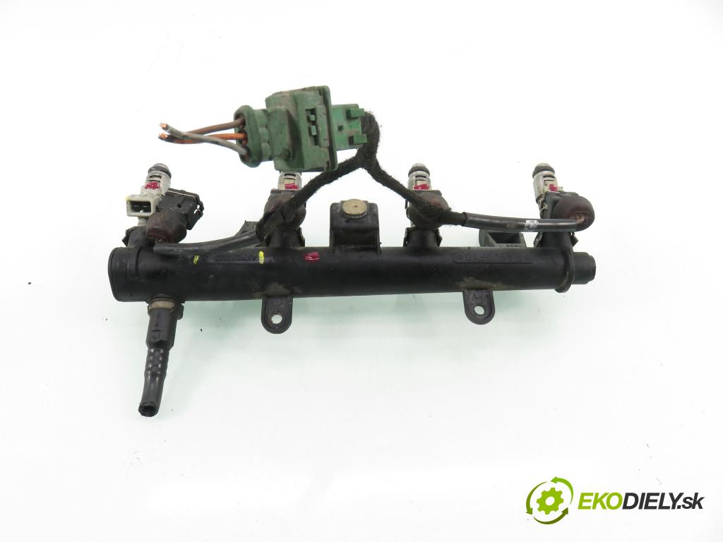 PEUGEOT 206 liftback (2A/C) HB 2000 55,00 1.4 i 75 -  KFX 1361,00 Lišta vstrekovacia 9625194080C ; IPM001 (Vstrekovacia lišta)