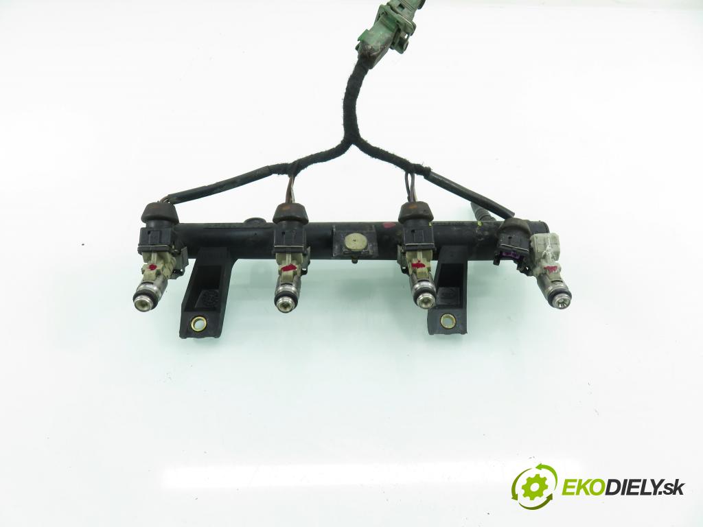 PEUGEOT 206 liftback (2A/C) HB 2000 55,00 1.4 i 75 -  KFX 1361,00 Lišta vstrekovacia 9625194080C ; IPM001 (Vstrekovacia lišta)